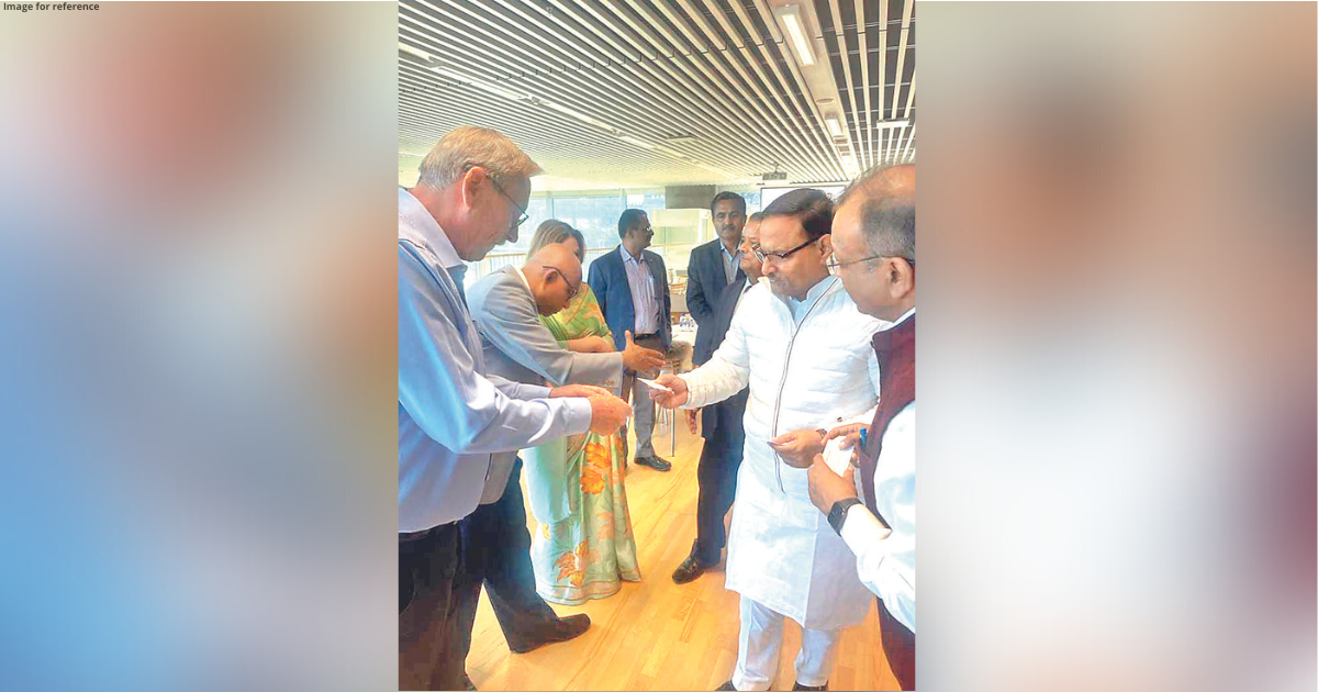 Mahesh Joshi invites Danish investors to Raj